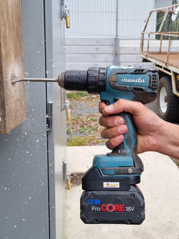 Adapter for Makita 18v Tools to Bosch 18v battery. With USB